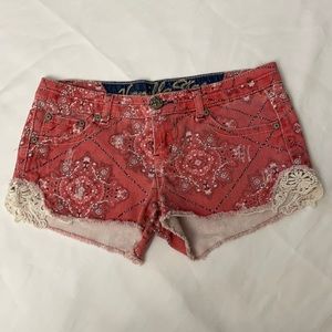 🌺 Vanilla Star Jean shorts bandana print